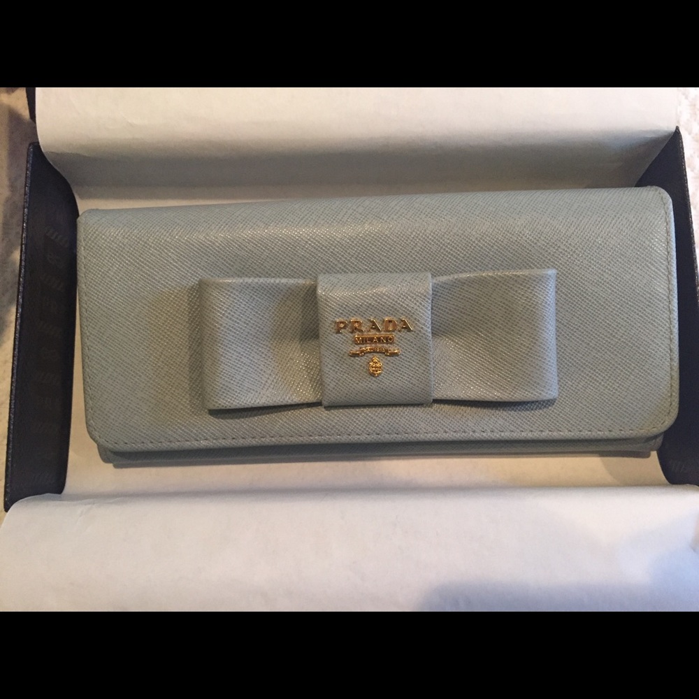 Prada Wallet - Saffiano leather